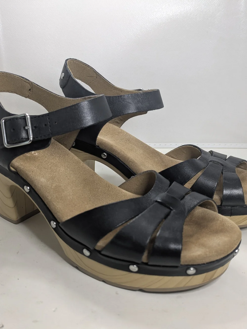 Clarks Ledella Trail Sandal Black Leather Wedge Ankle Strap EUC 7.5